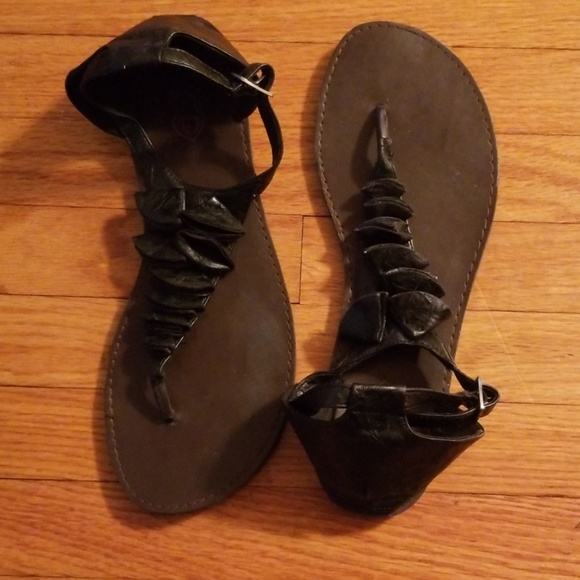 Shoes - Black Ruffled Sandals